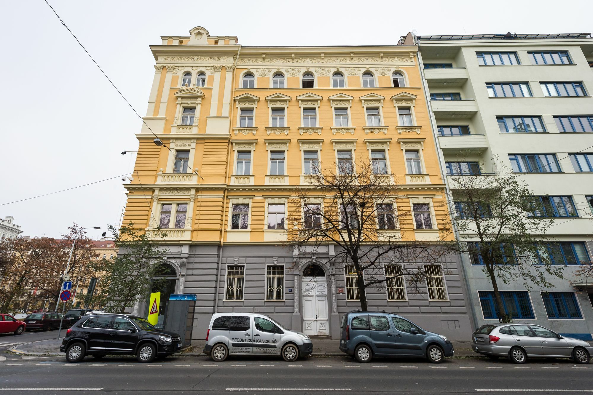 Apartment Sokolska Prag Exteriör bild